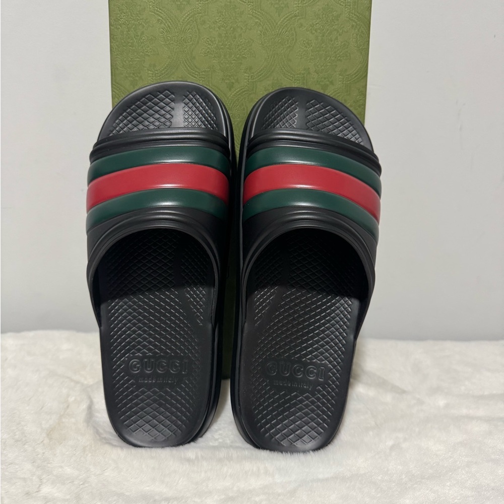Gucci Black Slides with Red and Green Accents - Picture 5 of 7
